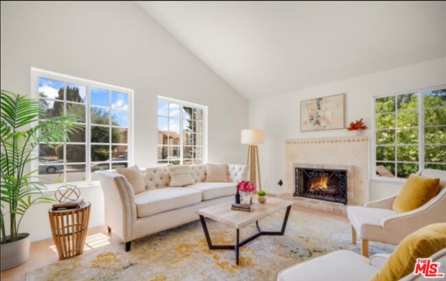 Building Photo - 26065 Redbluff Dr