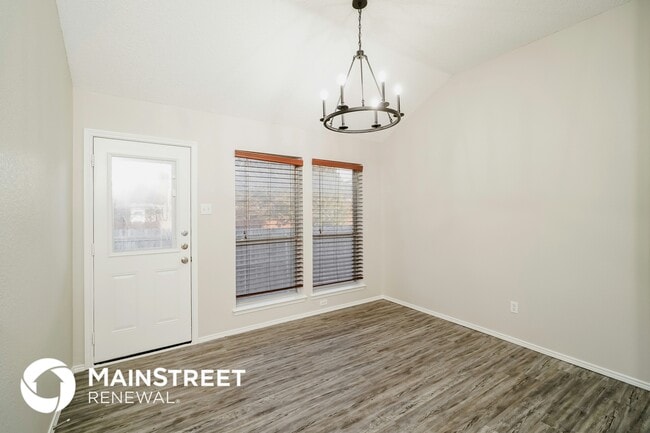 Building Photo - 4201 S Coral Springs Dr