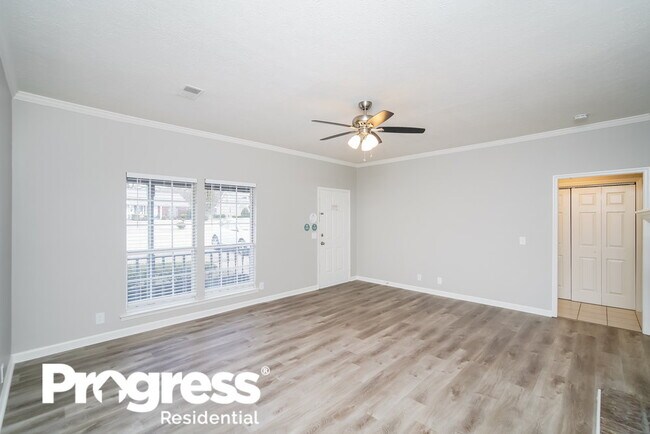 Building Photo - 218 Spring Hill Dr