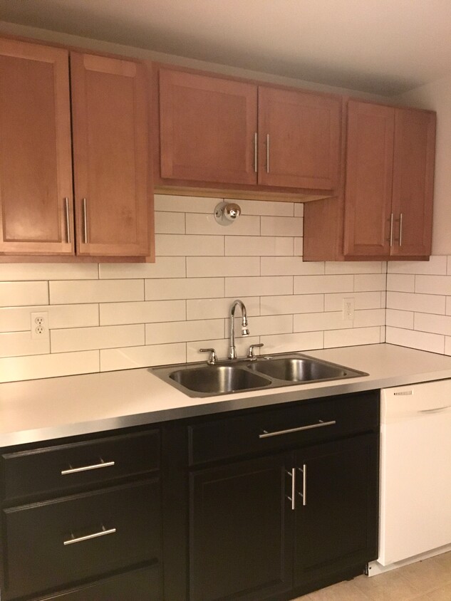 Primary Photo - 4925 SE 71st Ave