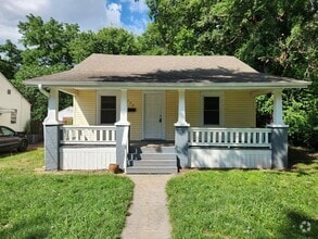 Building Photo - 720 S Fairway Ave