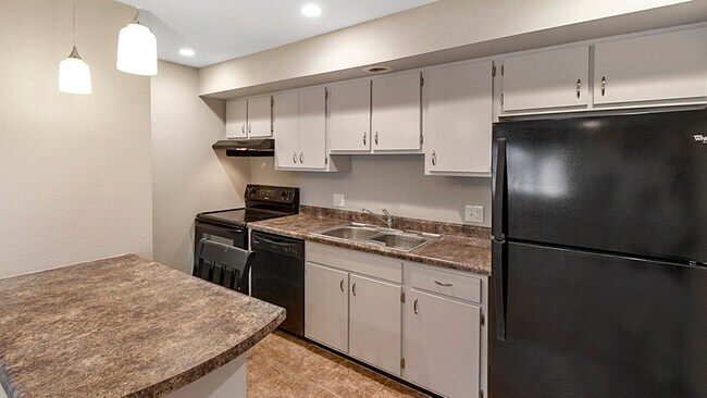 Foto del edificio - 1613 Lyndhurst Dr