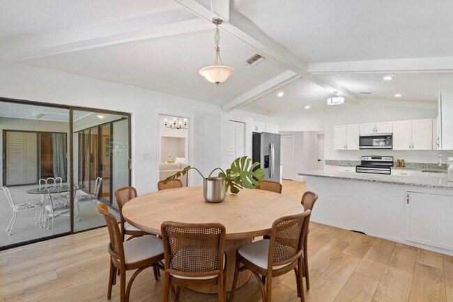 Building Photo - 13471 Barberry Dr