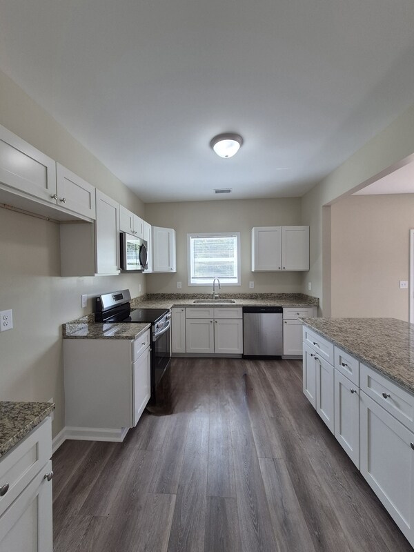 Foto del edificio - 209 Charlotte Cir