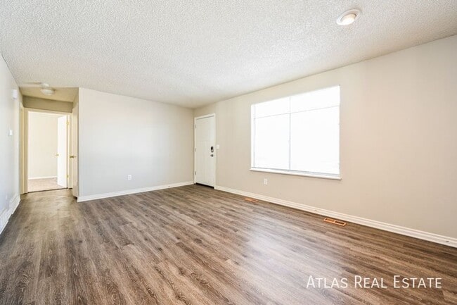 Building Photo - 15876 E Cornell Pl