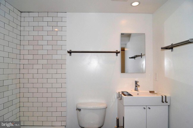 Foto del edificio - 749 Park Rd NW