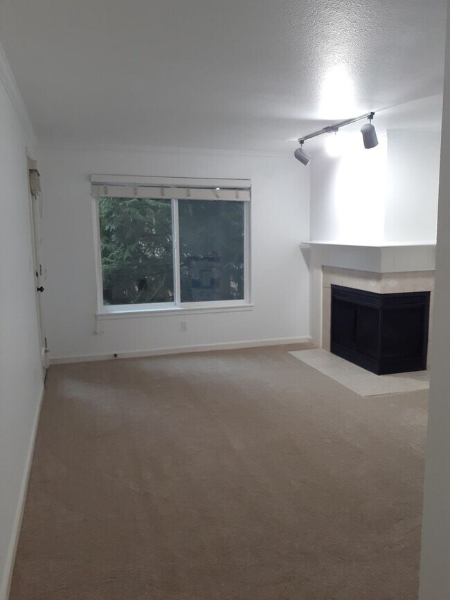 Foto del edificio - Kirkland Place Condominium