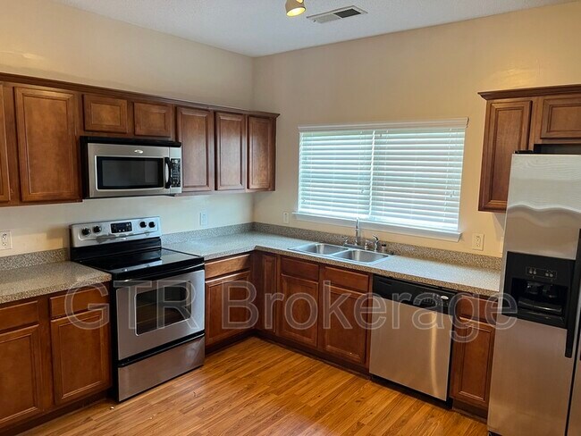 Building Photo - 300 Commons Dr