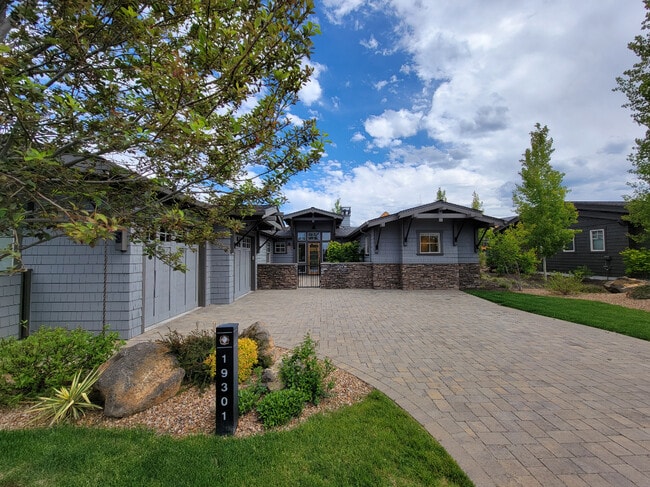 Building Photo - 19301 Alianna Loop