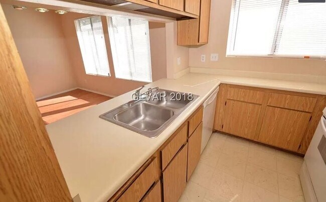 Foto del edificio - 4540 Cedarspring Dr