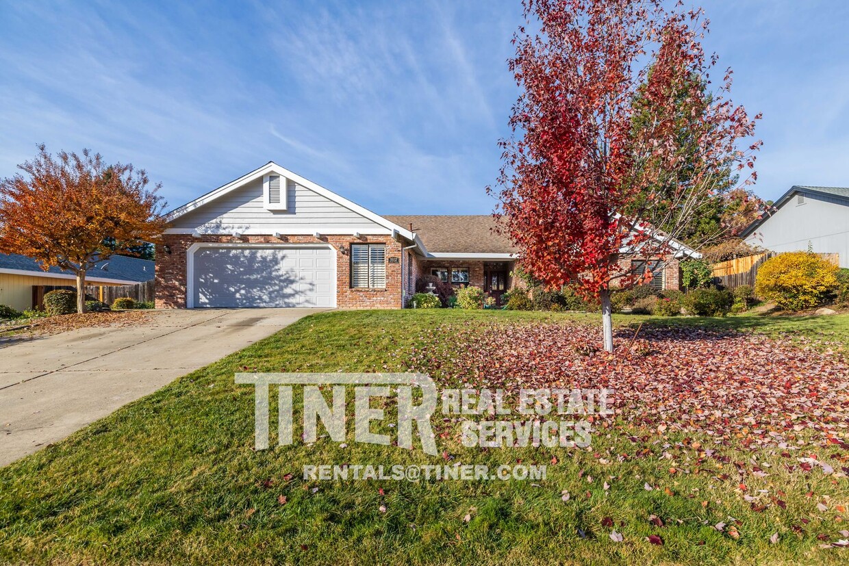 Foto principal - Beautiful 3 Bedroom Rocklin Home!