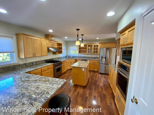 Building Photo - 3 br, 2 bath House - 8112 Comox Loop
