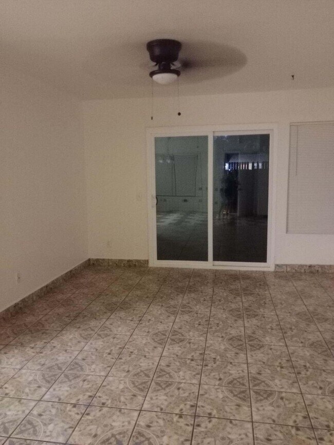 Foto del edificio - Spacious Home in Barstow.