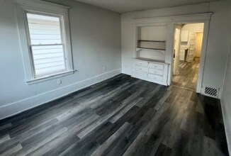 Building Photo - 2605 N 16th St