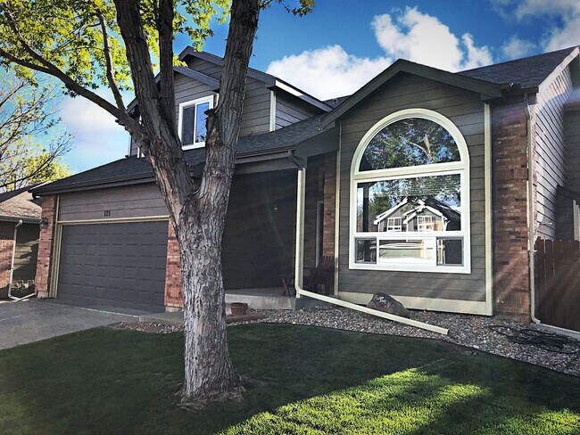 Foto del edificio - 121 Cherrywood Ln
