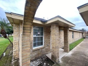 Building Photo - 3821 W Sarah Evans St