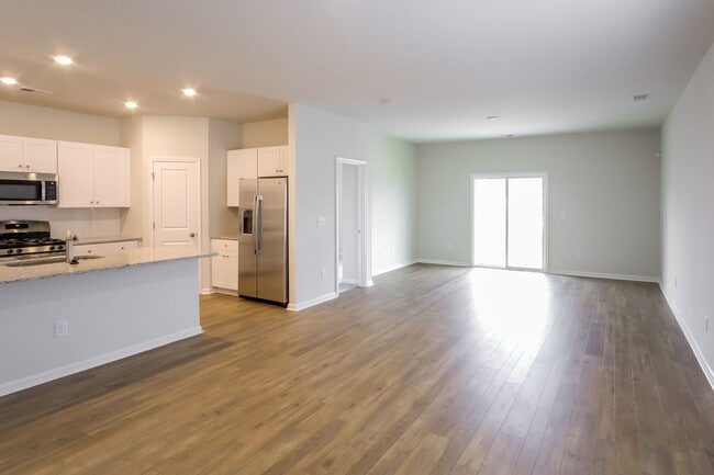 Building Photo - 709 Watercliff Dr