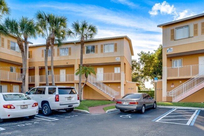 Foto del edificio - 3 br, 2.5 bath House - 6215 Kendale Lakes ...