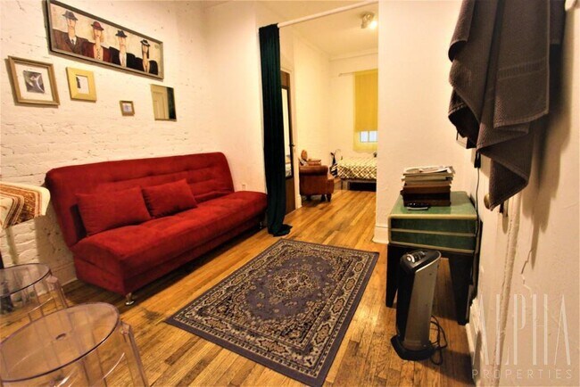 Building Photo - 528 East 13th Street