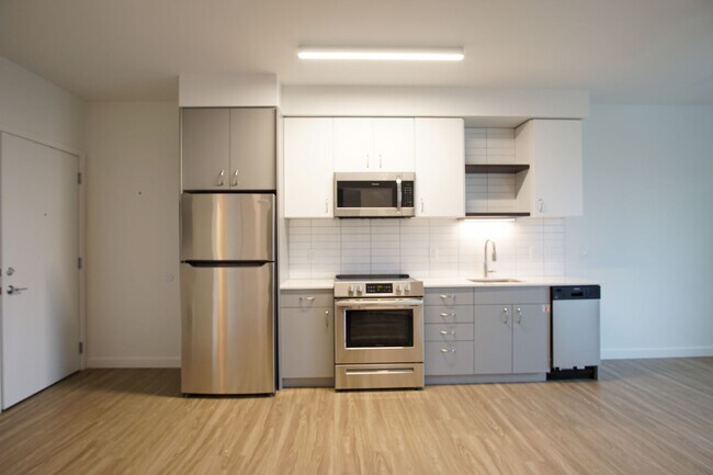 Foto del edificio - Modern 3rd Floor Studio with Condo-Grade Finishes!