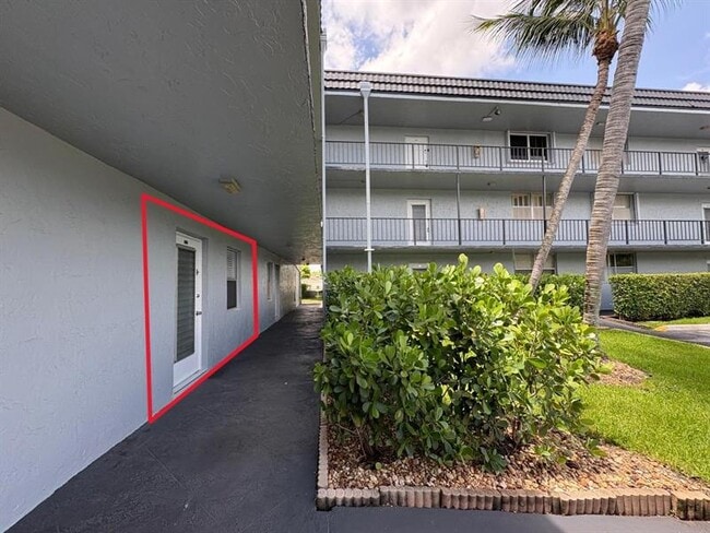 Building Photo - 9301 Lime Bay Blvd