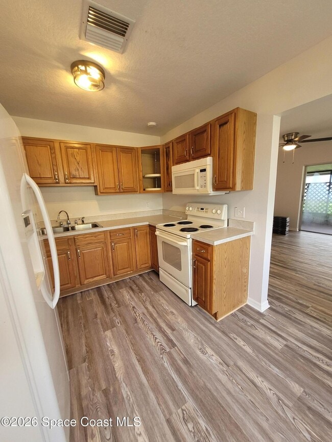 Building Photo - 413 Del Monte Rd