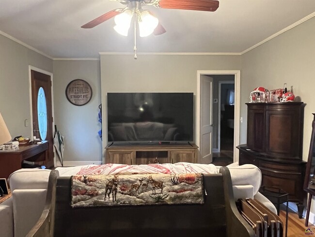 Building Photo - 145 Holmes Ave