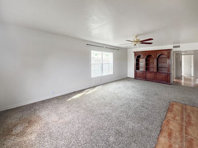 Building Photo - 2703 North Acres
