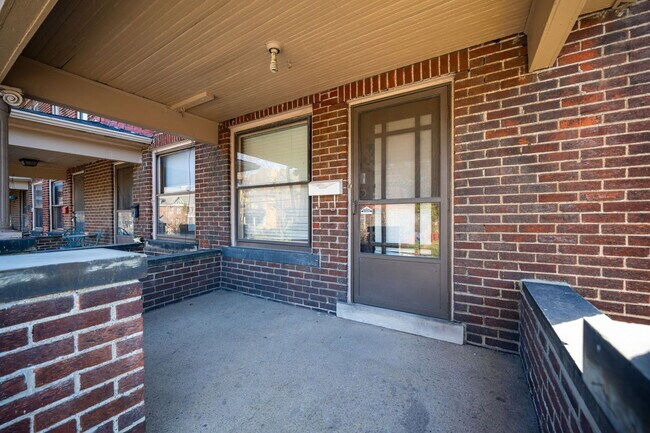 Foto del edificio - 838 Dennison Ave