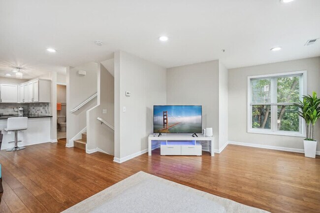 Foto del edificio - 2424 Lyndale Ave S