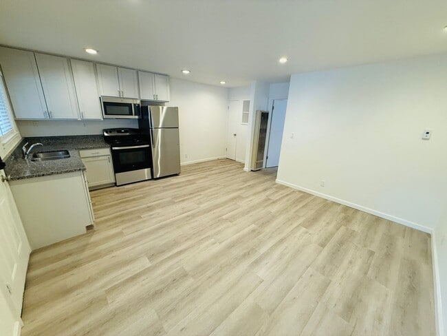 Building Photo - 950 Modesto Ave