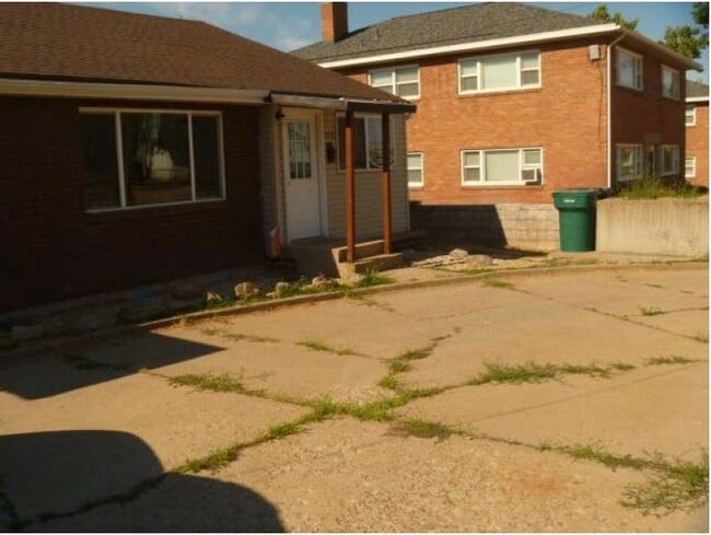 Building Photo - 354 E 200 S