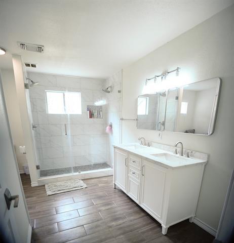 Foto del edificio - 4862 Dunlap Dr