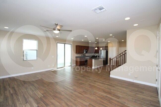 Foto del edificio - 43265 North Plum Street