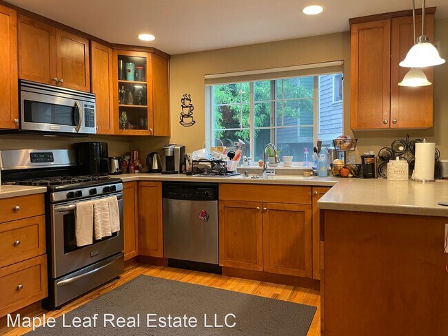 Foto del edificio - 3 br, 3.5 bath House - 10135 Holman Rd NW