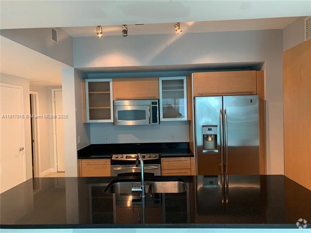 Building Photo - 951 Brickell Ave