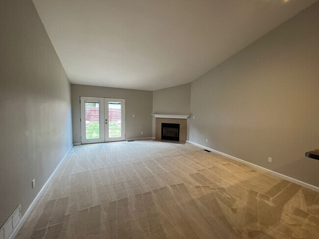 Foto del edificio - Beautiful 4 bedroom ranch style home avail...