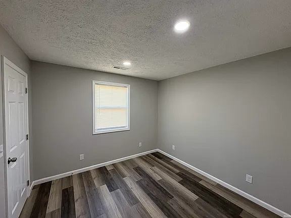 Building Photo - 112 W 2nd St