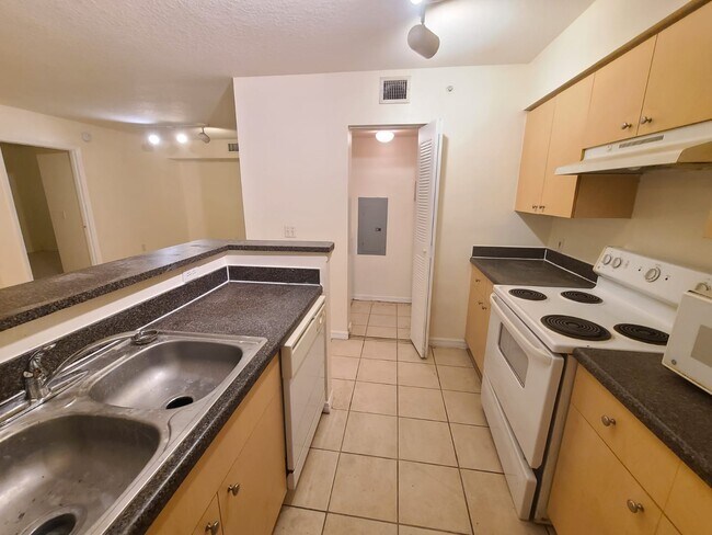 Building Photo - 4271 San Marino Blvd