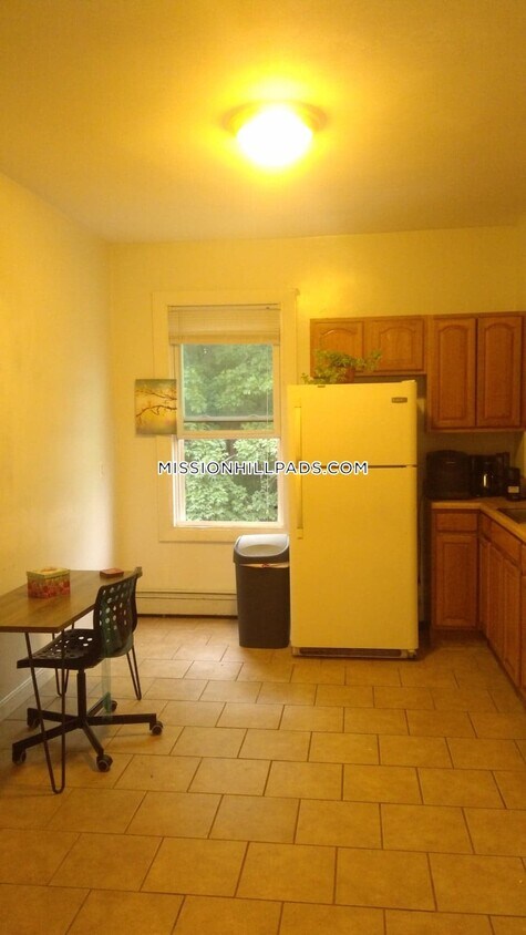 Primary Photo - 17 Carmel St