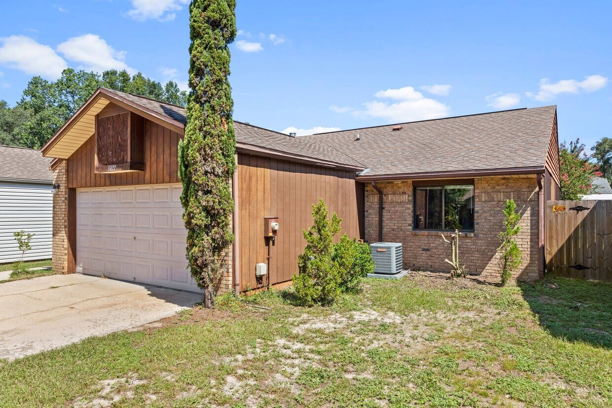 Primary Photo - Charming 3 Bedroom in Niceville!