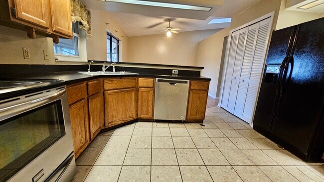 Foto del edificio - 1371 Melshire Ave