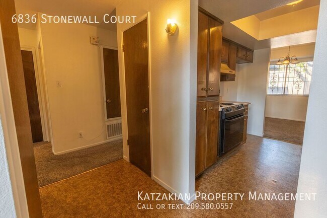 Foto del edificio - 2 Bedroom 1 Bath Home in Lincoln Village West