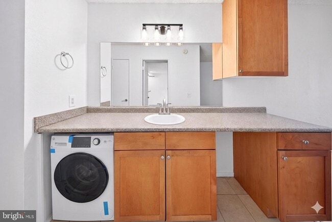 Photo - 60 S Van Dorn St Apartment