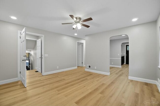 Foto del edificio - 5716 Hamilton Ave