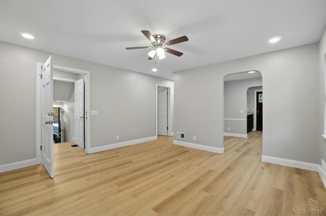 Foto del edificio - 5716 Hamilton Ave