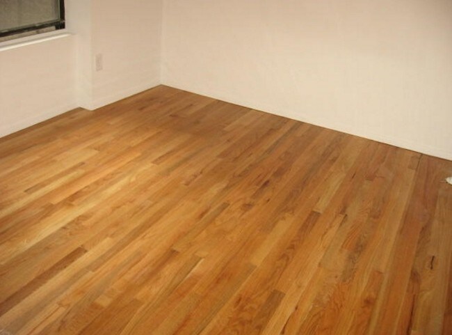 Foto del edificio - 62 W 10th St