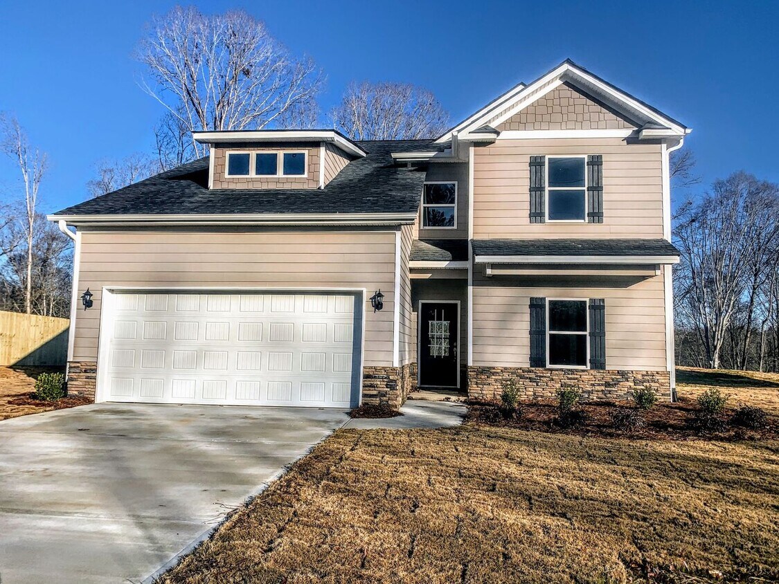 Foto principal - AVAILABLE NOW | Beautiful 4 bedroom 2.5 bathroom Home for Lease