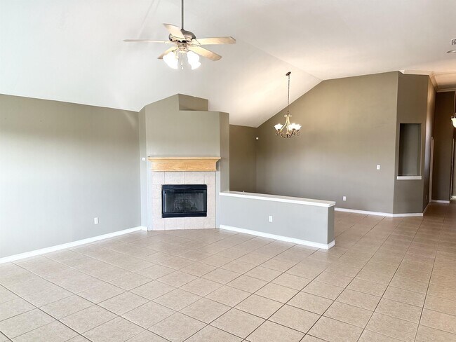 Building Photo - 2533 Wool Dr