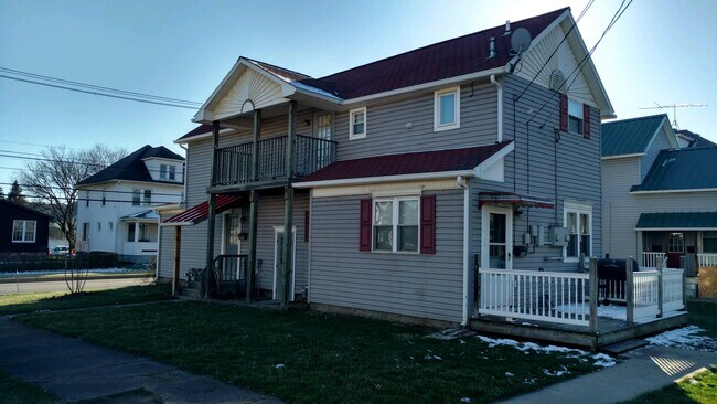Building Photo - 400 Line Ave